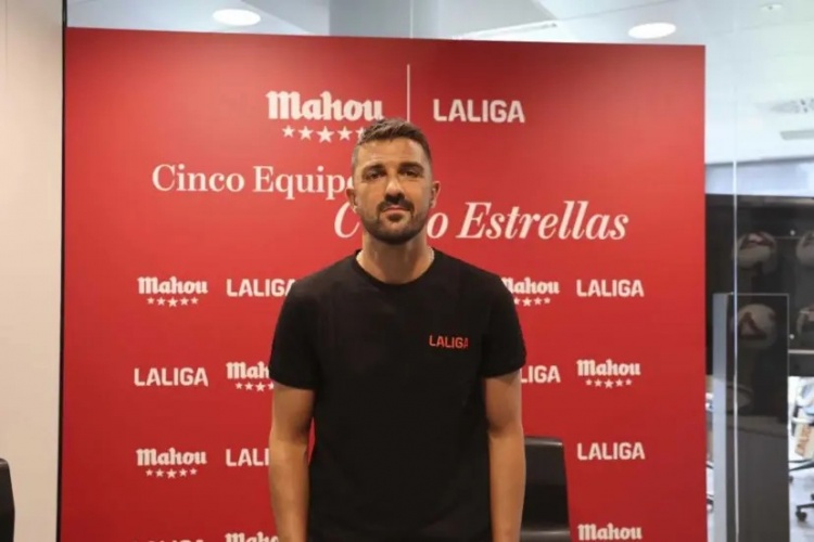 比利亚：亚马尔完全能在西班牙“黄金一代”踢主力 他迟早拿金球