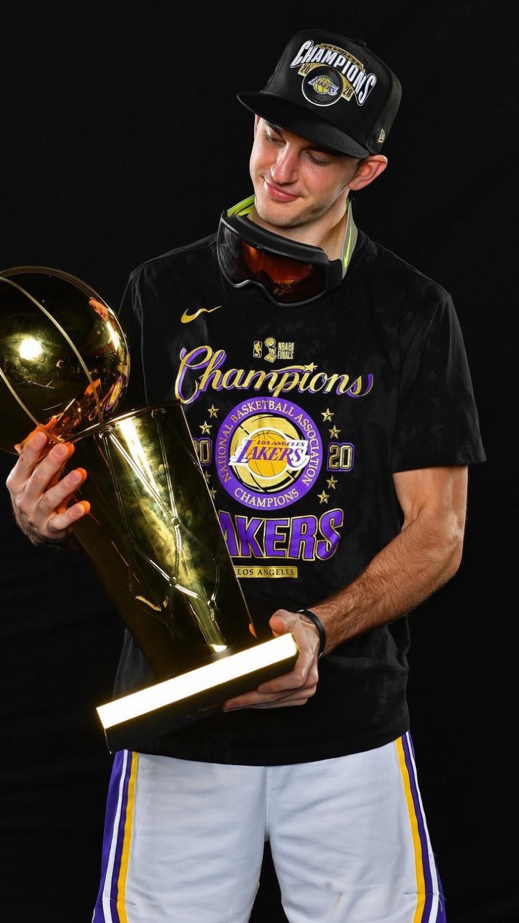 卡鲁索：生涯最佳时刻是20年总决赛G6 我首发出场并夺冠