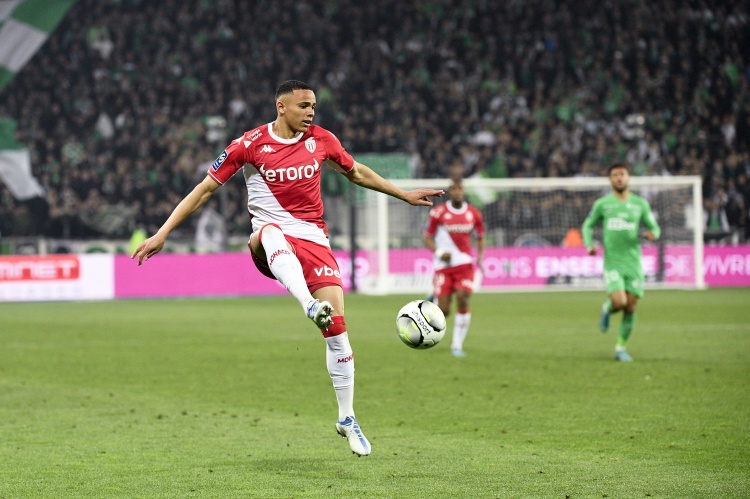 巴媒：巴萨有意巴西右后卫万德森，摩纳哥要价超3500万欧