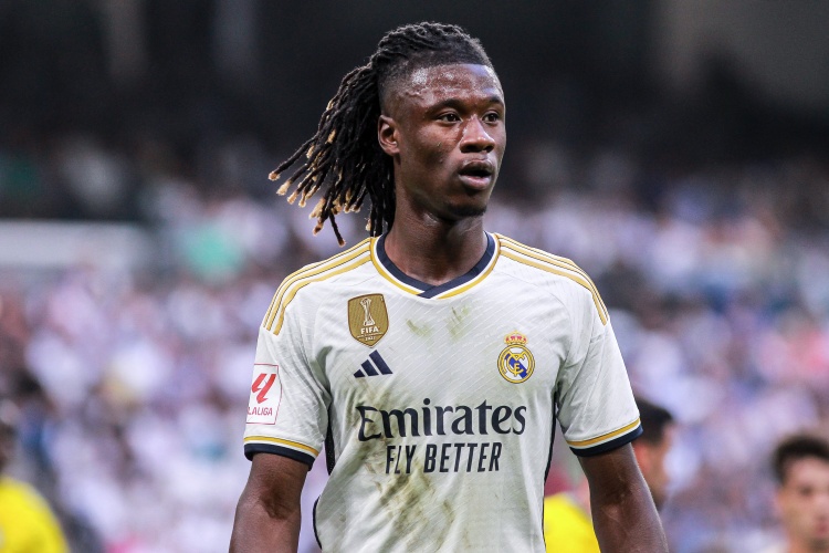 马卡报：卡马文加恢复有球训练，康复进展顺利希望能参加世俱杯