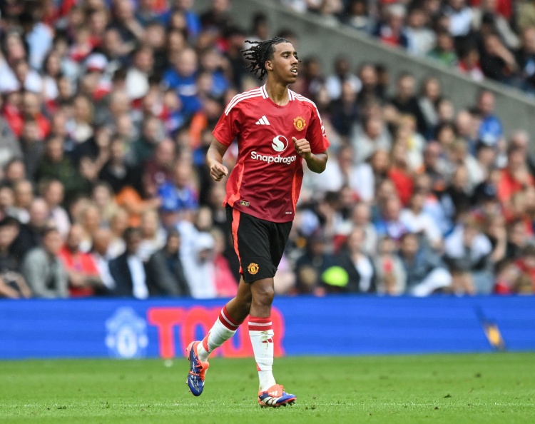 未来五年有何期待？约罗：我希望继续效力曼联，同时赢得一些冠军