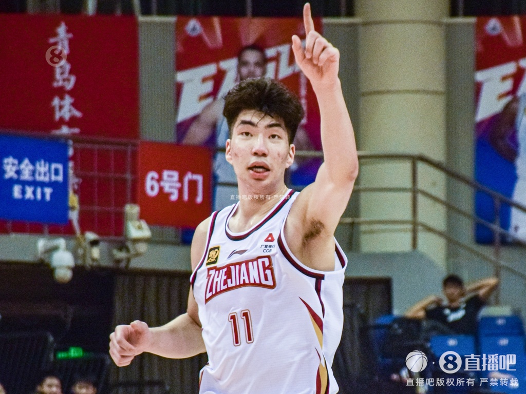 余嘉豪曾手握多份NCAA名校的邀请函 因疫情中断了留洋之旅