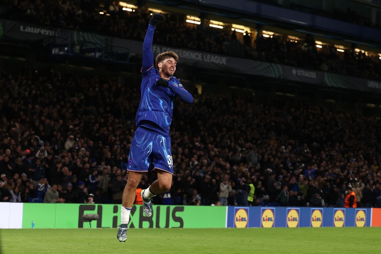 卫报：伊镇希望在德拉普交易中加入租借吉乌，但这可能成障碍