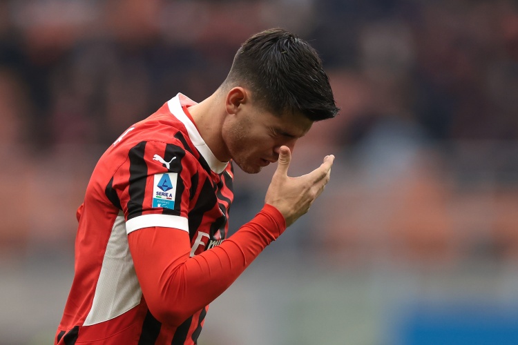 莫拉塔：在米兰发生了我从未经历之事，我感到不自在所以选择离开