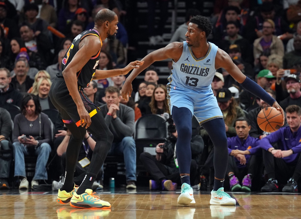 名记：灰熊不打算继续拆队 也没用大把签追逐无意和自己续约的KD