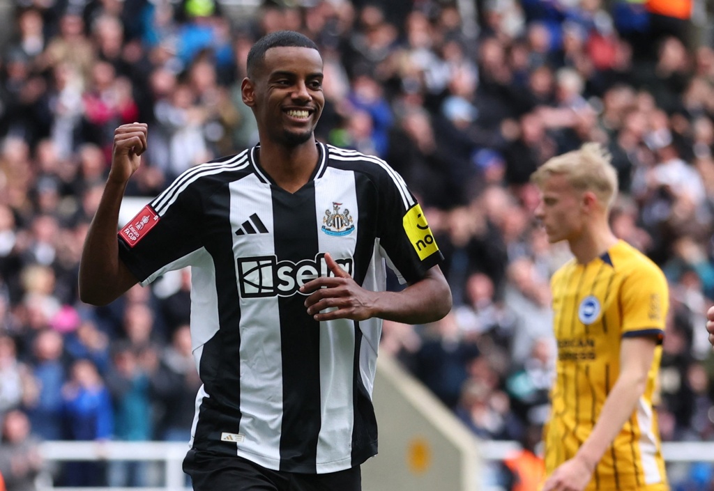 埃迪-豪：伊萨克是无法被替代的，我们看重他并希望继续拥有他