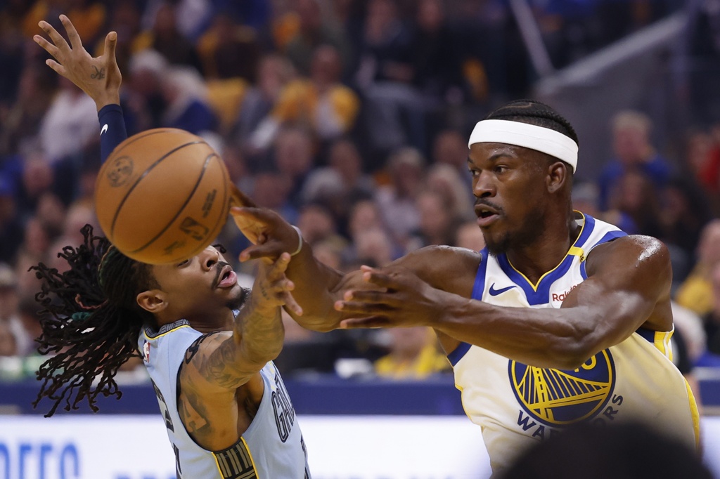 巴特勒常规赛场均17.5分5.4板5.4助 季后赛19.2分6.6板5.2助