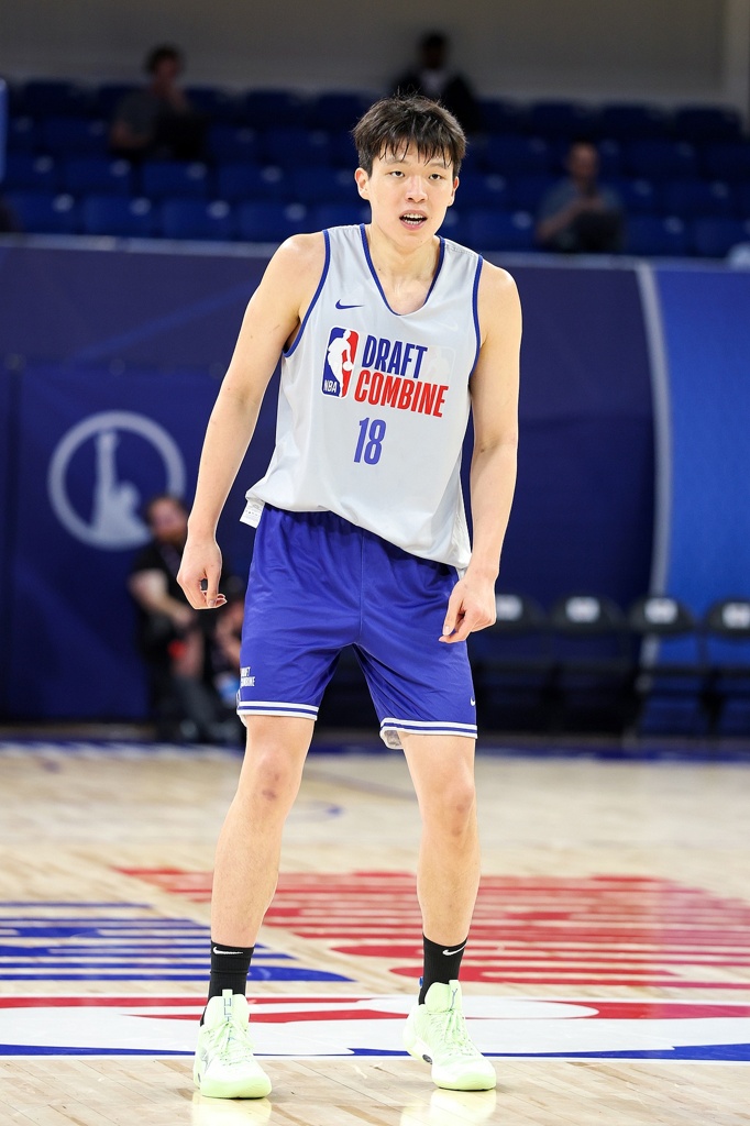 杨毅：若有球队能给杨瀚森保证那就是篮网 他们缺中锋&还有蔡老板