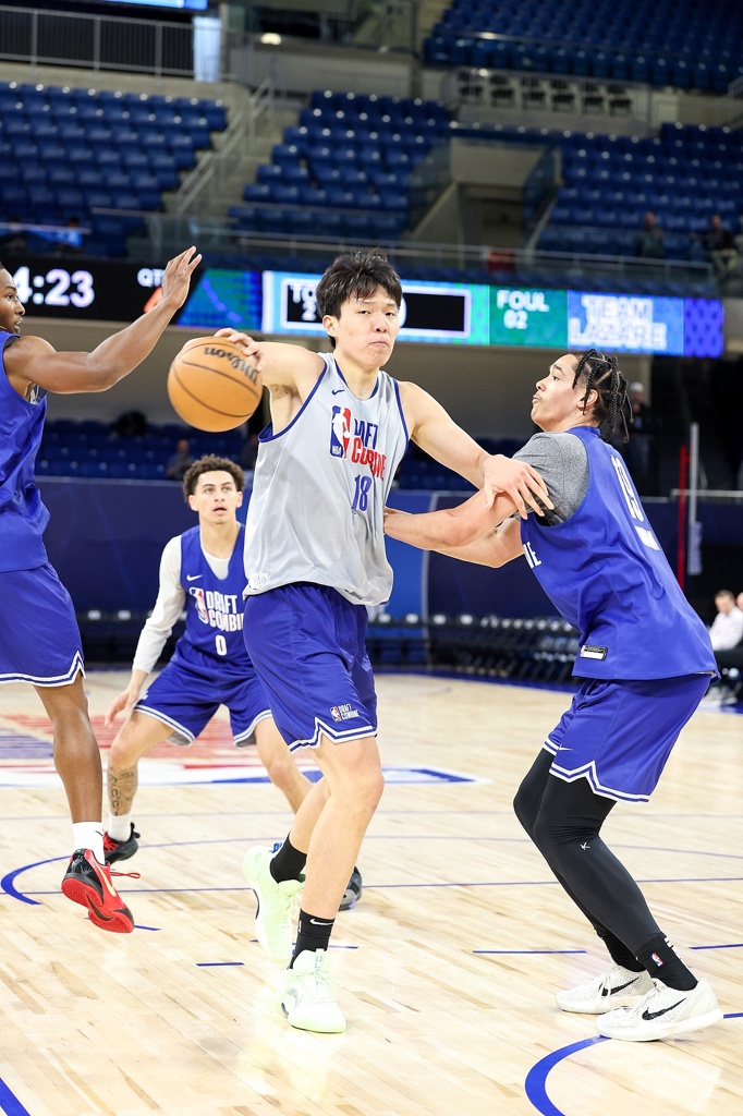 NBA训练师：不会只把杨瀚森练成大个子 要让他成为无固定位置球员