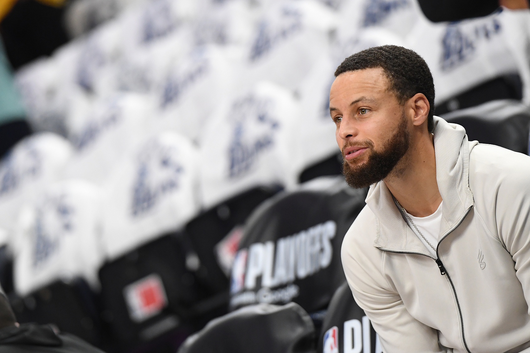 库里：每个赛季总会结束 我们有过四次夺魁&也有过未能如愿的时刻