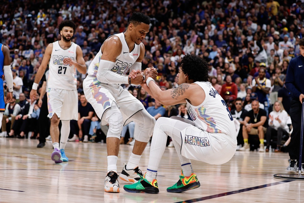 斯特劳瑟表现出色！穆雷：我们都知道他的实力 这种感觉太棒了