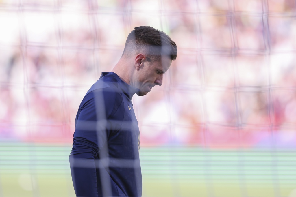 西媒：巴萨面临无法为球员注册的窘境，特尔施特根能否离队是关键