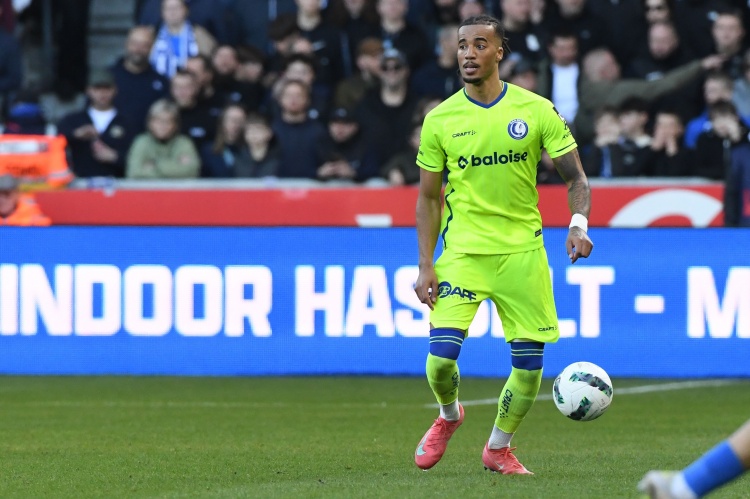 米兰新赛季主力边后卫难产：布朗临时变卦被截胡，买杜埃碰拉锯战