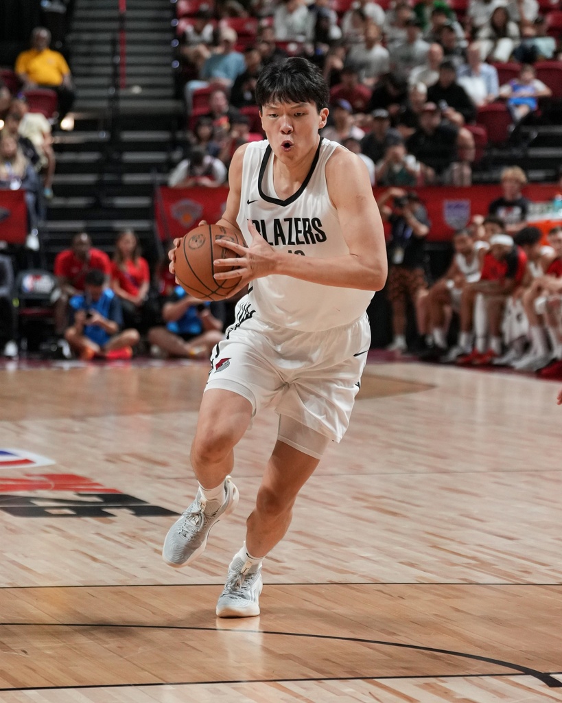 麦穗丰：杨瀚森的松弛感很棒 他在享受比赛&而不是苦大仇深卖力气